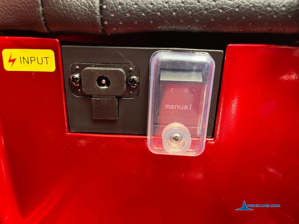 Lamborghini Sian 12V 2.4G Rojo vino Principal toma carga