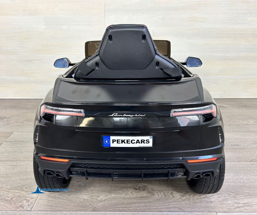 Lamborghini Urus negro