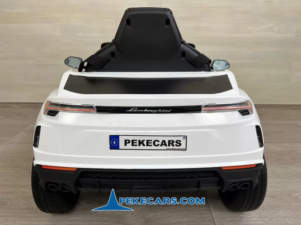 Lamborghini Urus blanco trasera