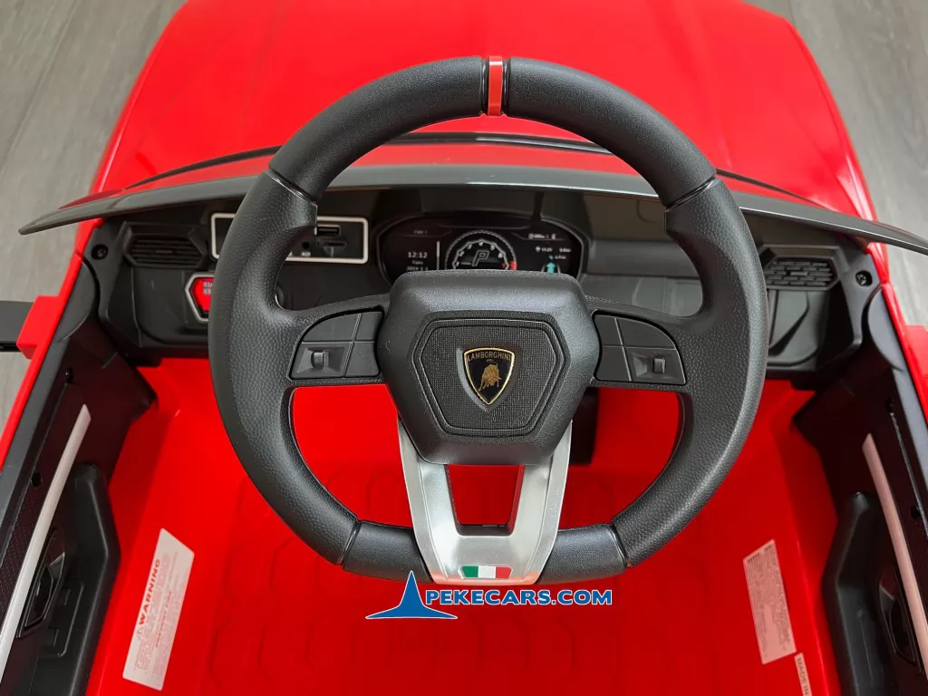 Lamborghini Urus rojo volante
