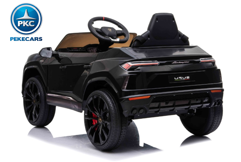 Lamborghini Urus negro vista 3/4 trasera