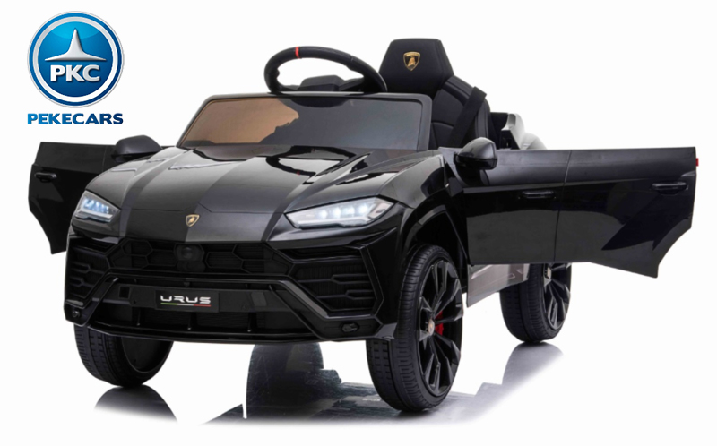 Lamborghini Urus negro vista 3/4 puertas abiertas