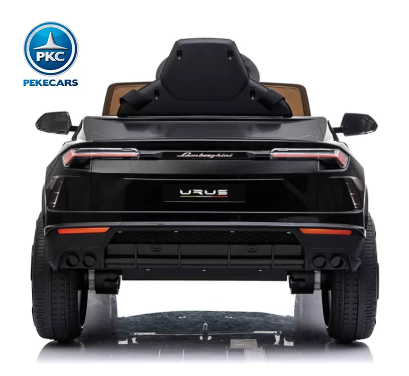 Lamborghini Urus negro vista trasera