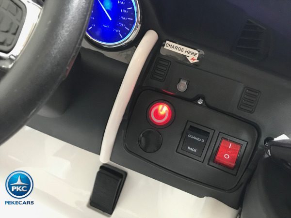 Coche eléctrico para niños Land Rover Discovery 12V MP4 blanco vista botones del cuadro de mando