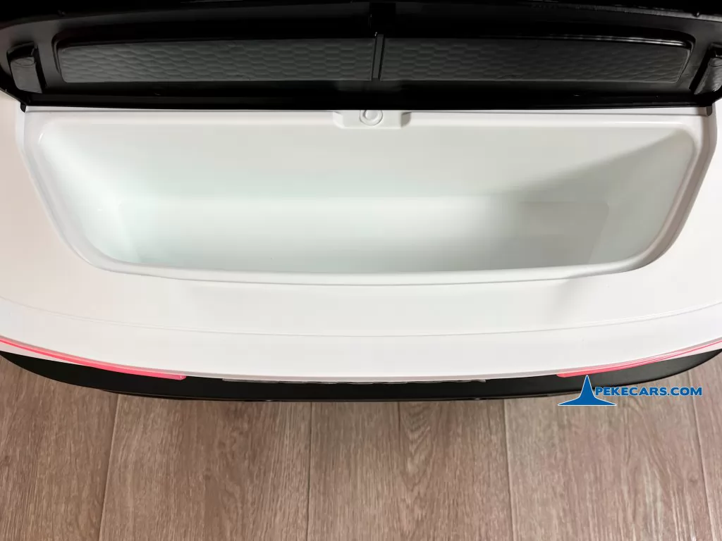 coches para niños maserati mc20 2 plazas blanco detalle maletero