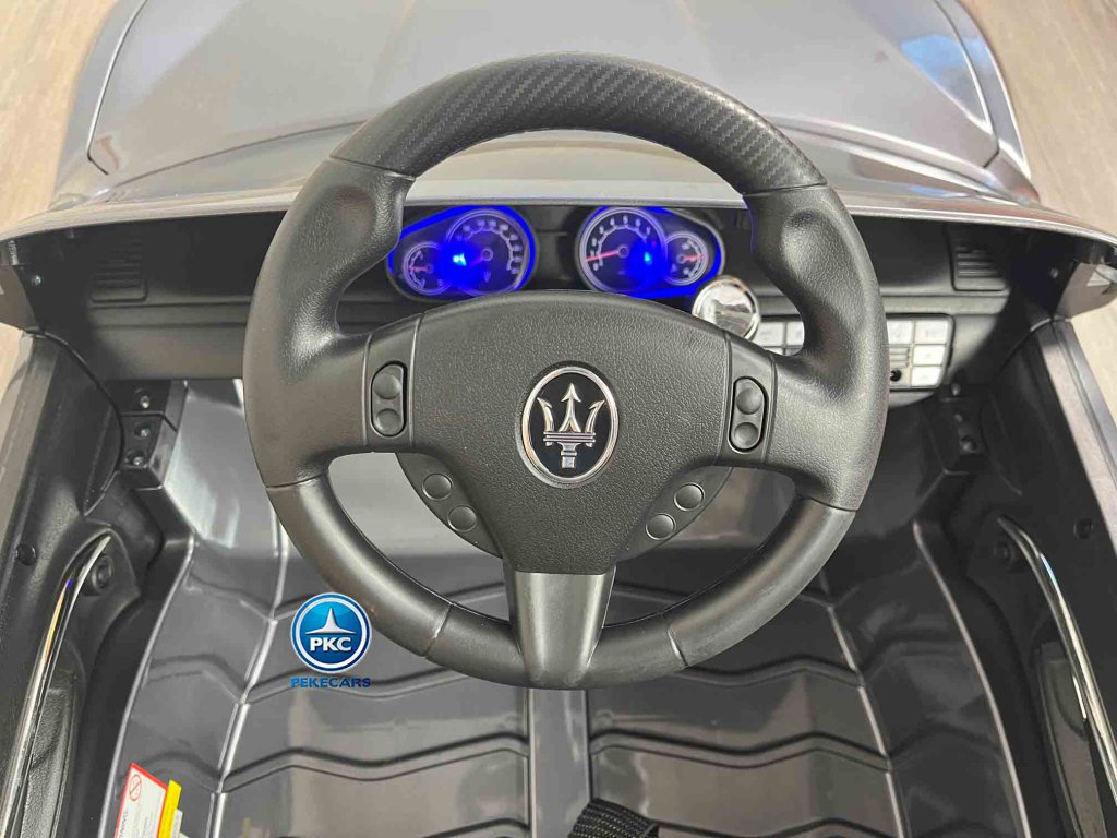 Maserati GC-Sport 12V 2.4G Plata Metalizado vista volante