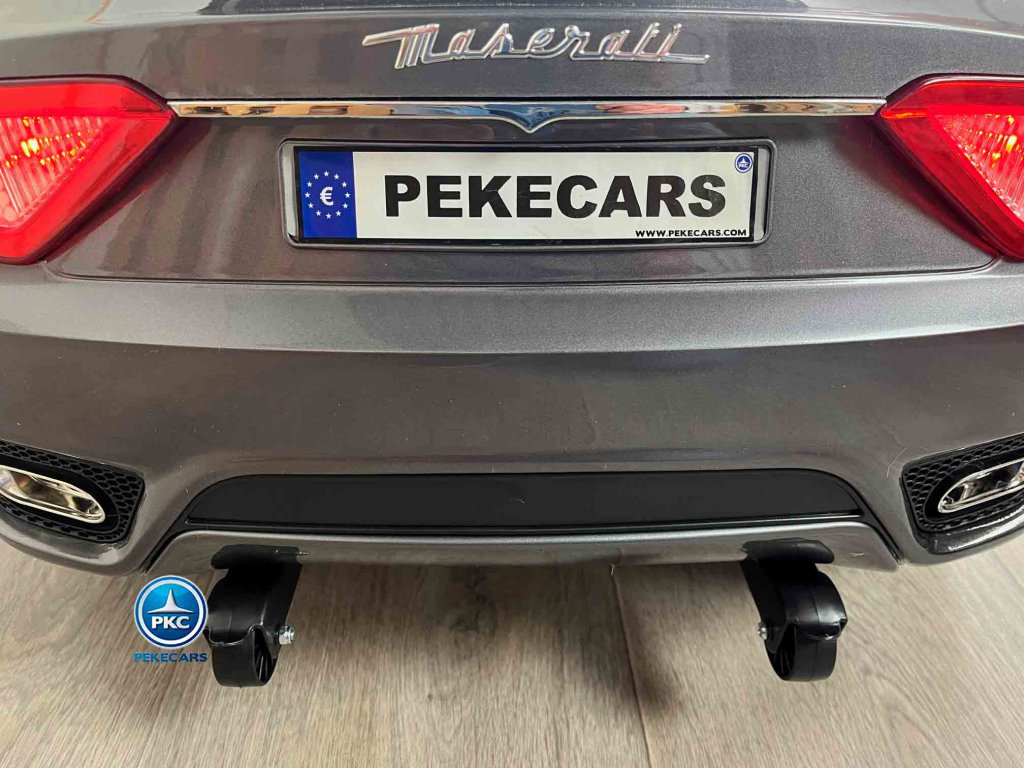 Maserati GC-Sport 12V 2.4G Plata Metalizado vista ruedines para transportar
