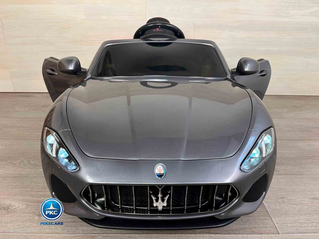 Maserati GC-Sport 12V 2.4G Plata Metalizado vista frontal puertas abiertas