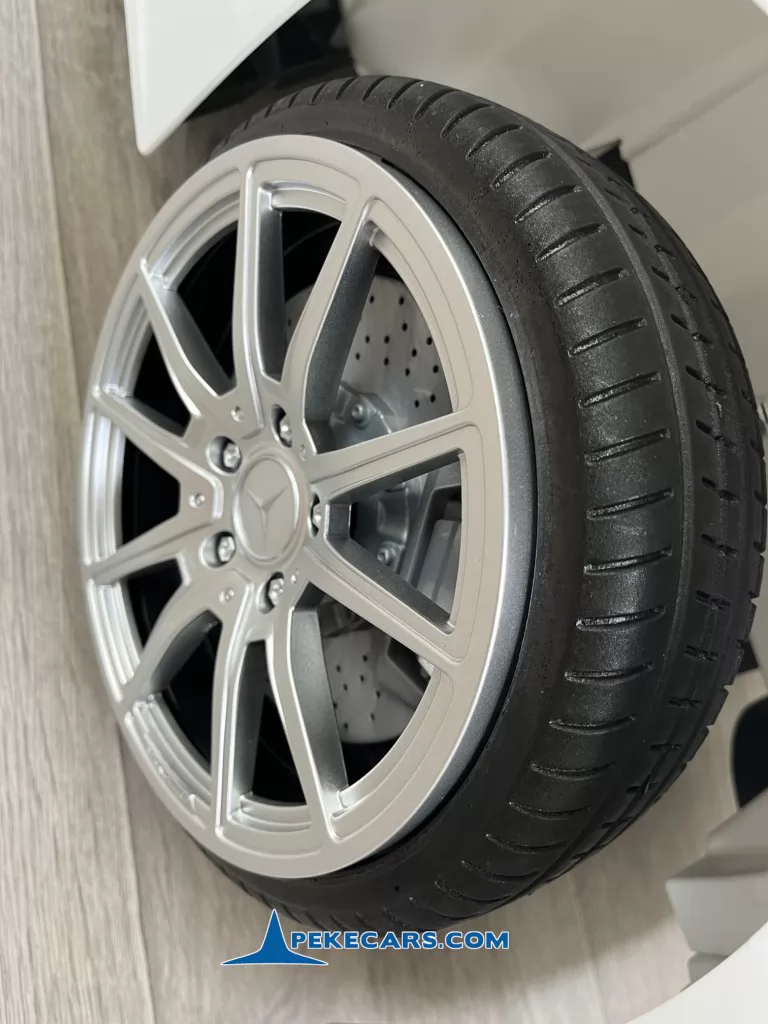 Coche electrico para niños Mercedes GT 12V Blanco 2 Plazas ruedas de caucho antipinchazos