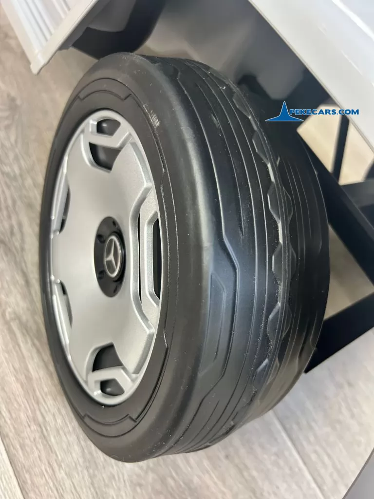 Mercedes benz EQG Gris metalizado coche electricos para niños ruedas