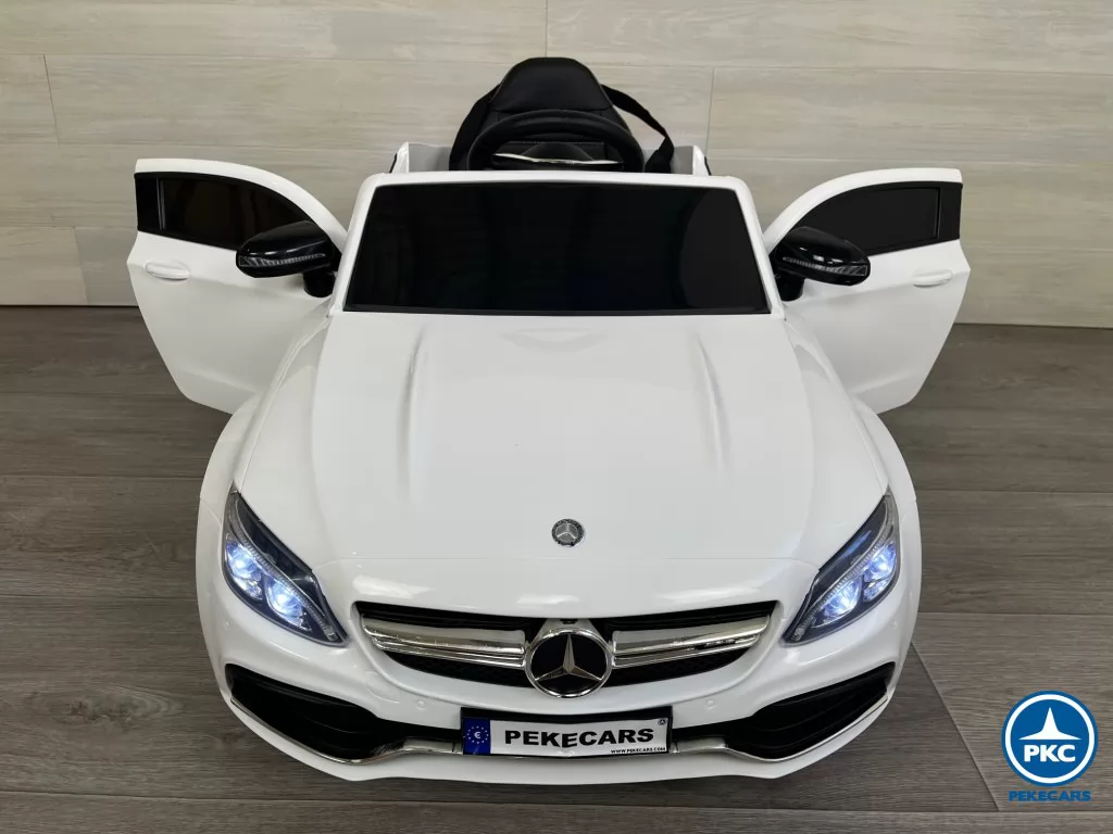 Coche electrico para niños Mercedes C63 Blanco puertas abiertas