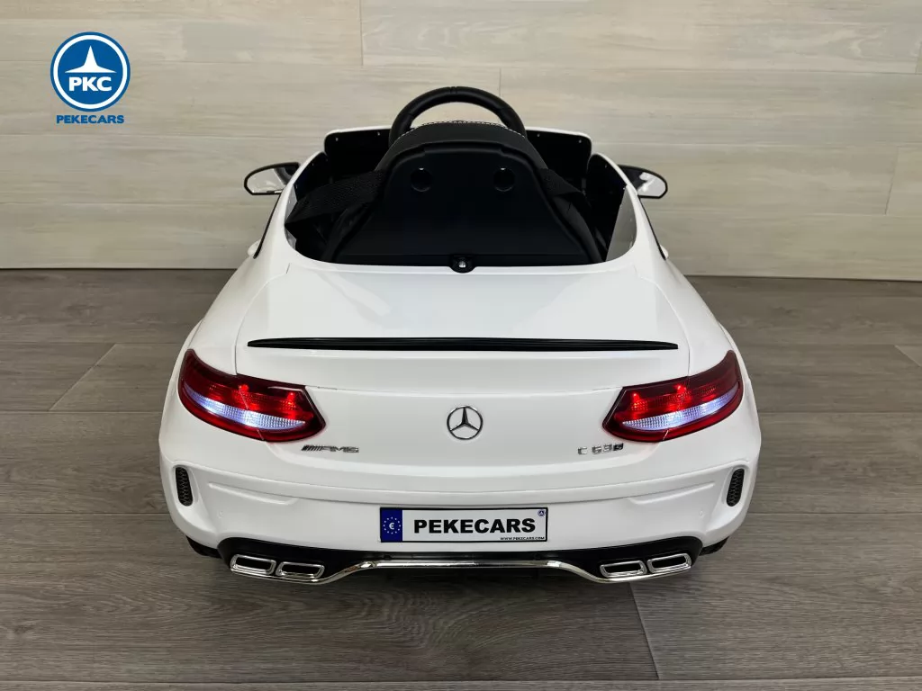 Coche electrico para niños Mercedes C63 Blanco parte posterior