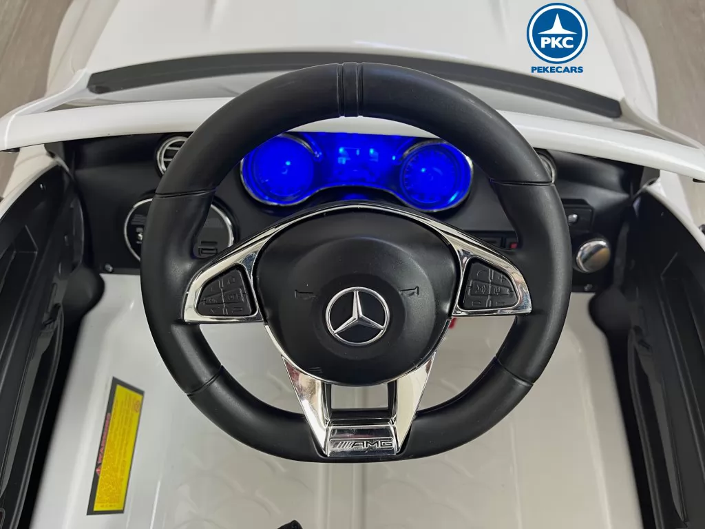 Coche electrico para niños Mercedes C63 Blanco volante