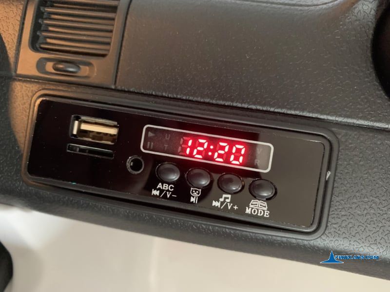 Mercedes G63 6x6 12V 2.4G Negro