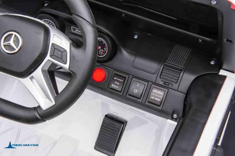 Mercedes G63 6x6 12V 2.4G Blanco salpicadero