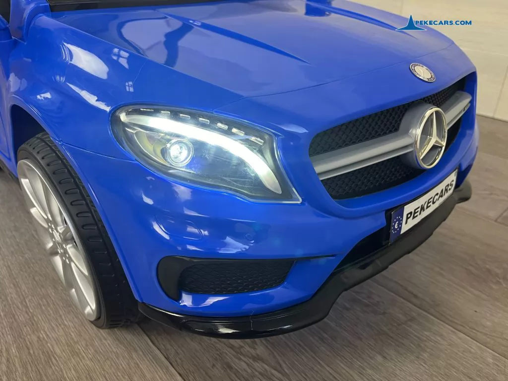 Coche eléctrico para niños mercedes GLA45 AMG Azul faros y luces