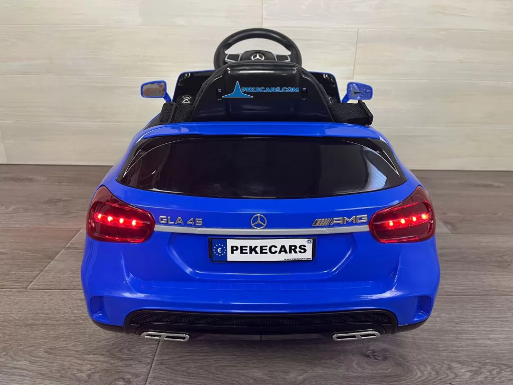 Coche eléctrico para niños mercedes GLA45 AMG Azul parte trasera