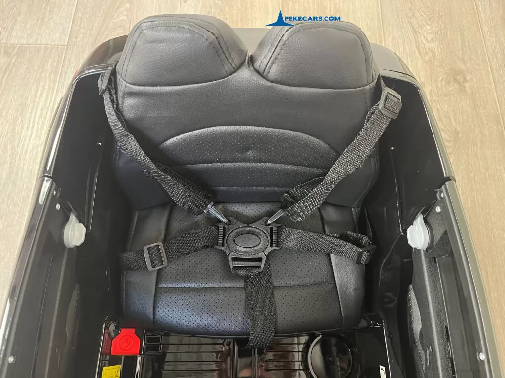 Coche eléctrico para niños mercedes GLA45 Negro Metalizado