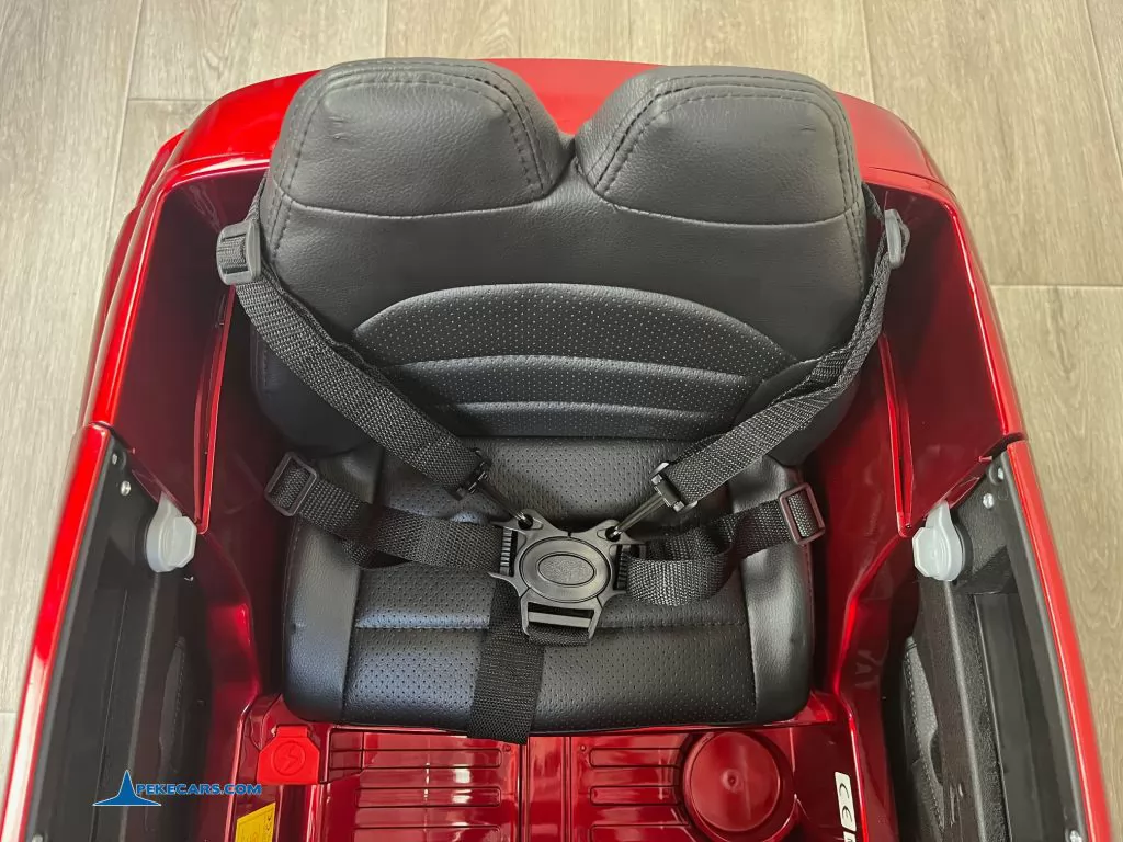 Coche eléctrico para niños mercedes AMG GLA45 Rojo Metalizado asiento