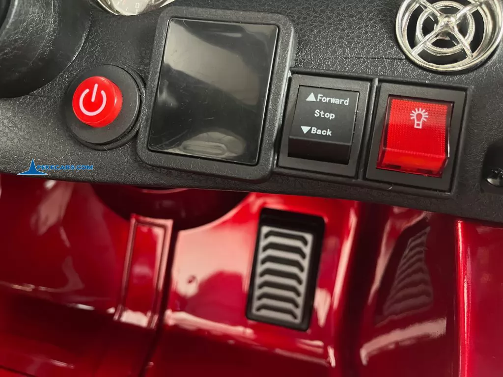 Coche eléctrico para niños mercedes AMG GLA45 Rojo Metalizado marchas y velocidades