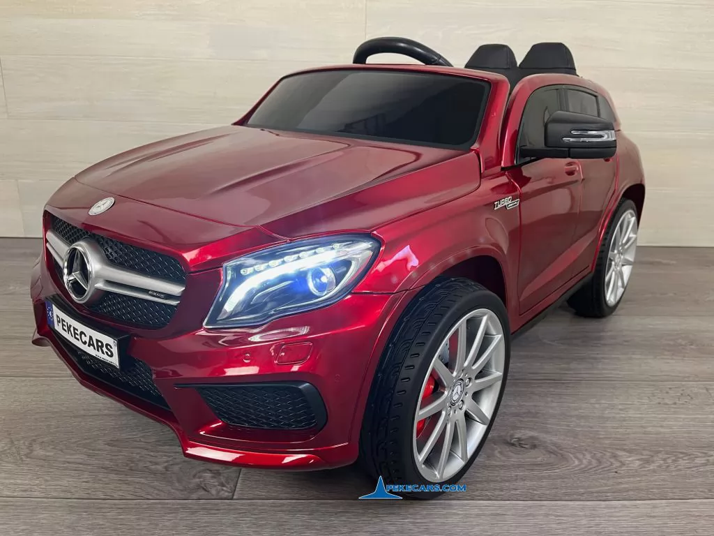 Coche eléctrico para niños mercedes AMG GLA45 Rojo Metalizado vista frente derecha