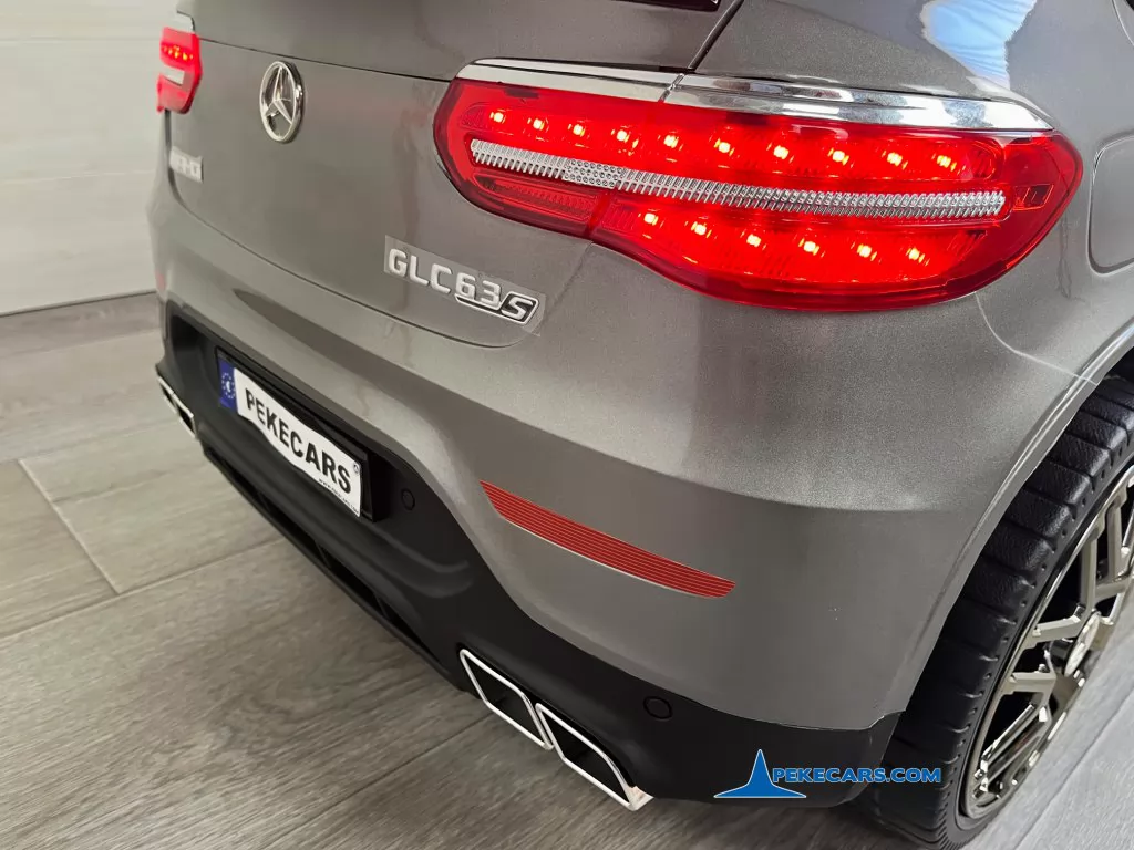 Mercedes GLC63S Gris detalle luces trasero