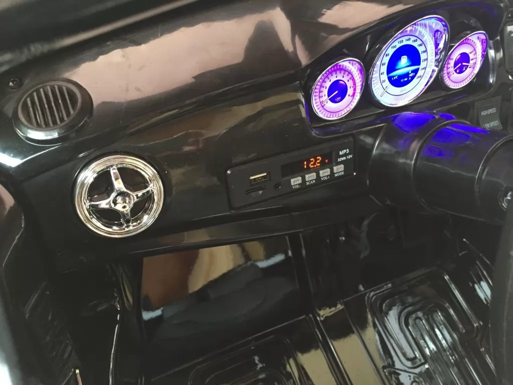 Coche electrico para niños Mercedes GLK-350 Negro Metalizado salpicadero
