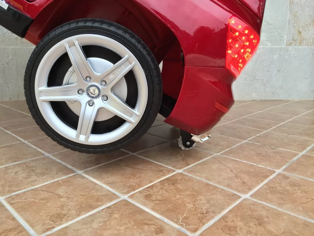 Coche electrico infantil Mercedes GLK-350 Rojo Metalizado ruedines
