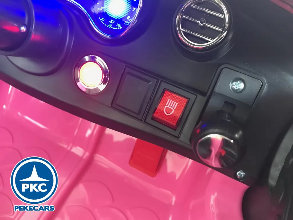 Coche eléctrico para niños Mercedes C63 Rosa vista cambio de marcha y arranque