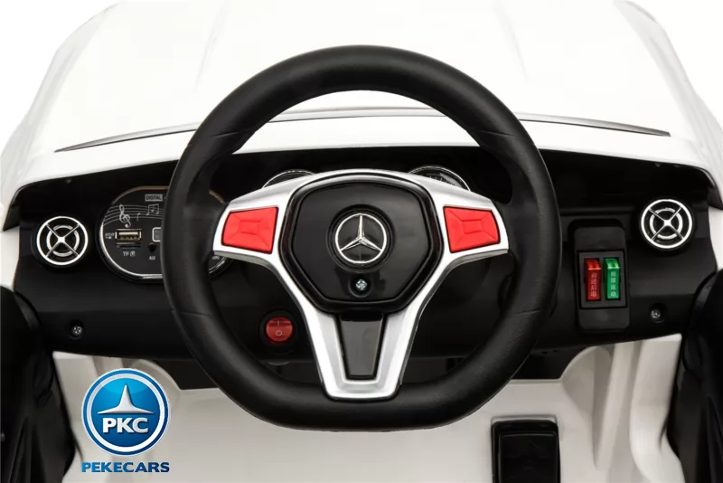 Coche eléctrico para niños mercedes GLA45 Blanco vista interior