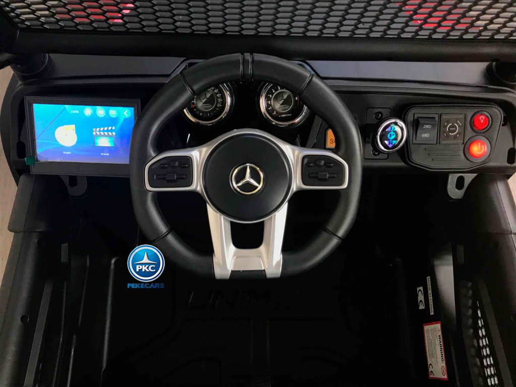 Mercedes Unimog JL199 rojo vista volante