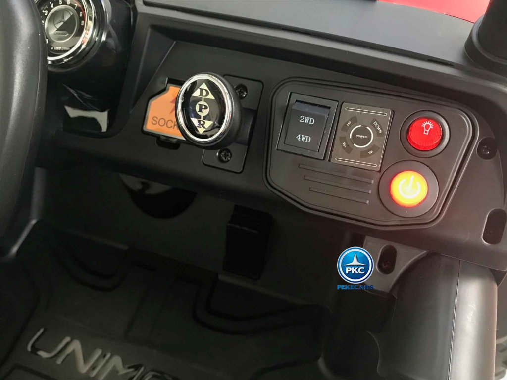 Mercedes Unimog JL199 rojo vista panel