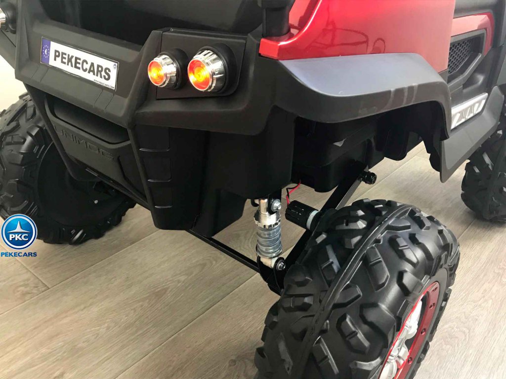 Mercedes Unimog JL199 rojo vista rueda trasera