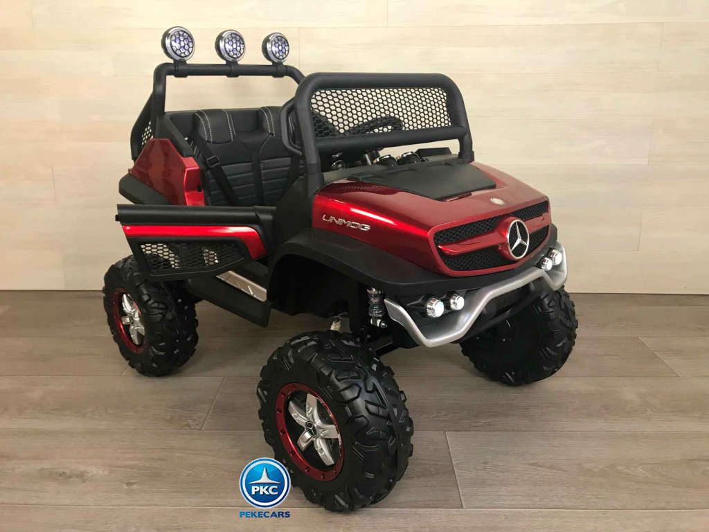 Mercedes Unimog JL199 rojo vista de lado