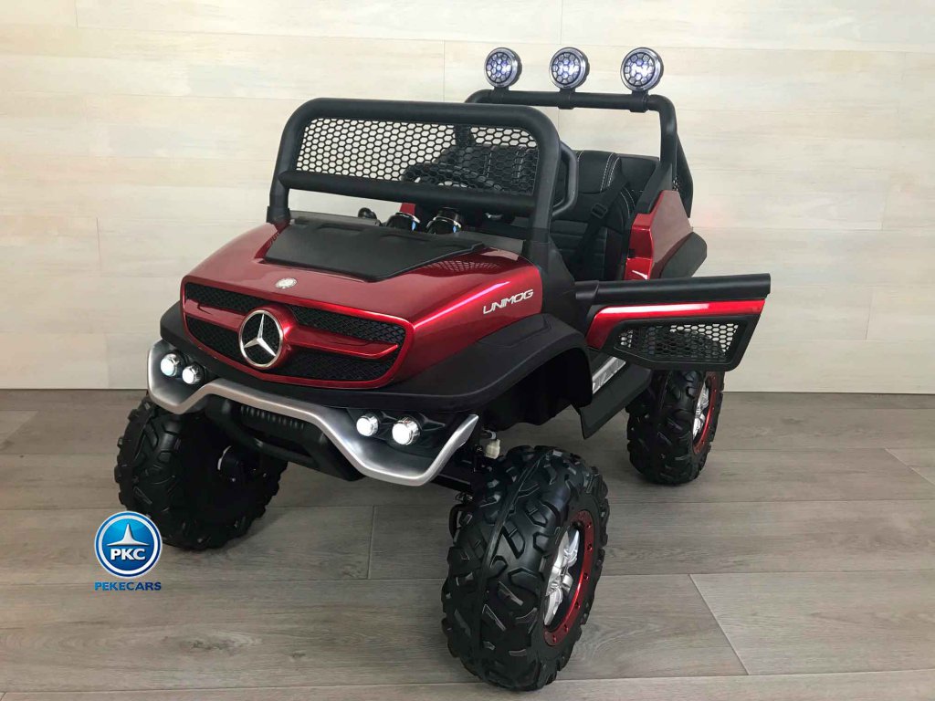 Mercedes Unimog JL199 rojo vista de lado