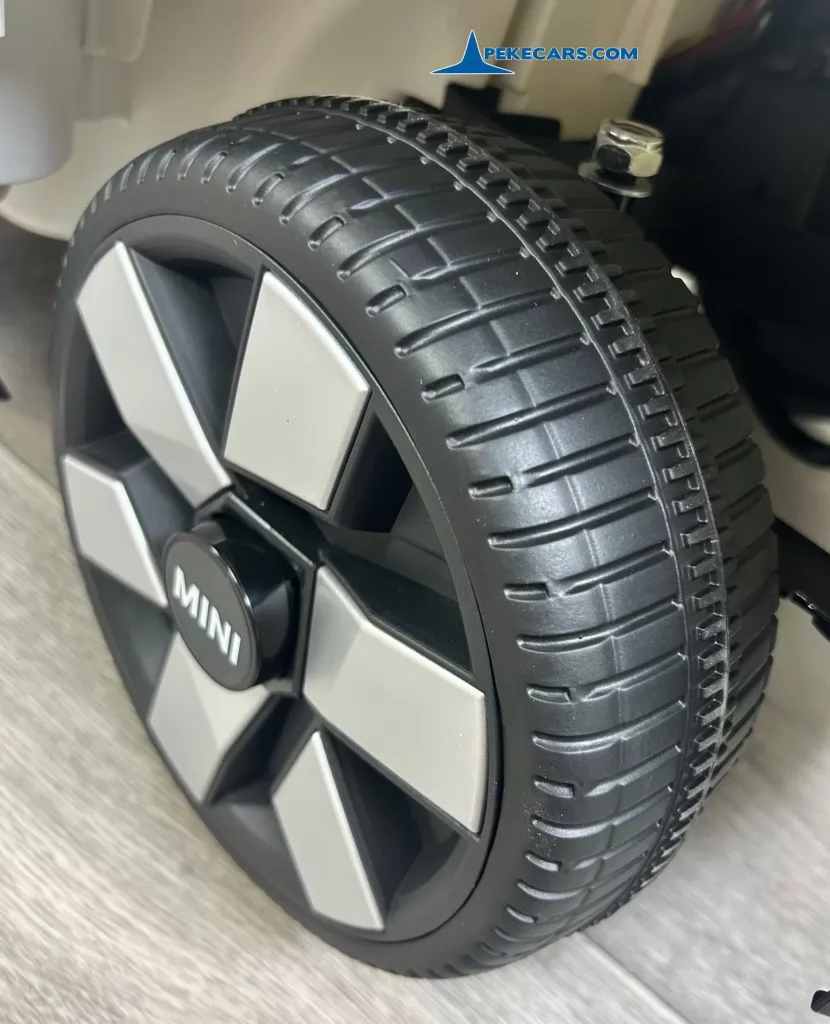 MINI ACEMAN 12V 2.4G Blanco ruedas