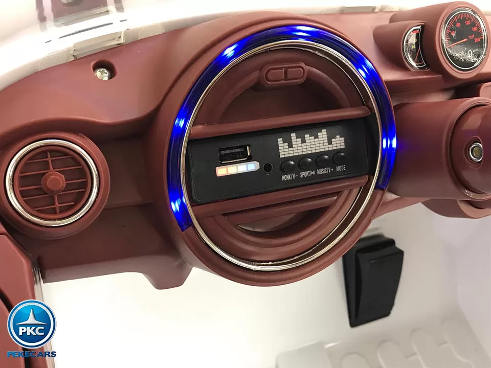 Coche eléctrico para niños Mini Style blanco enchufe