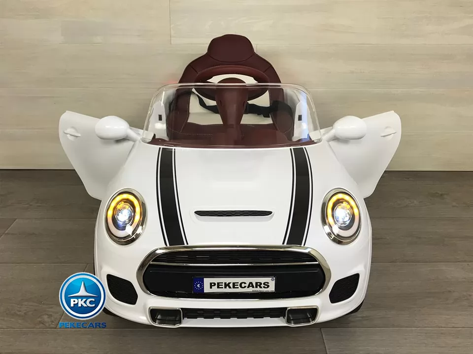 Coche eléctrico para niños Mini Style blanco vista de frente