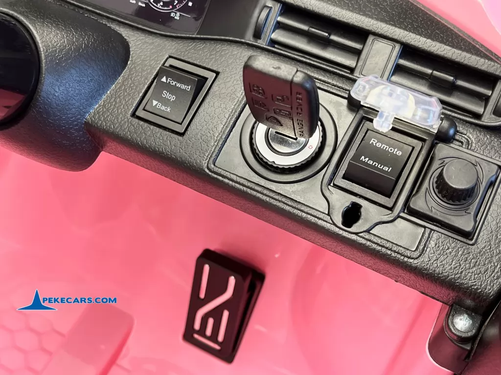 Range Rover Evoque 12V 2.4G Rosa detalle llave