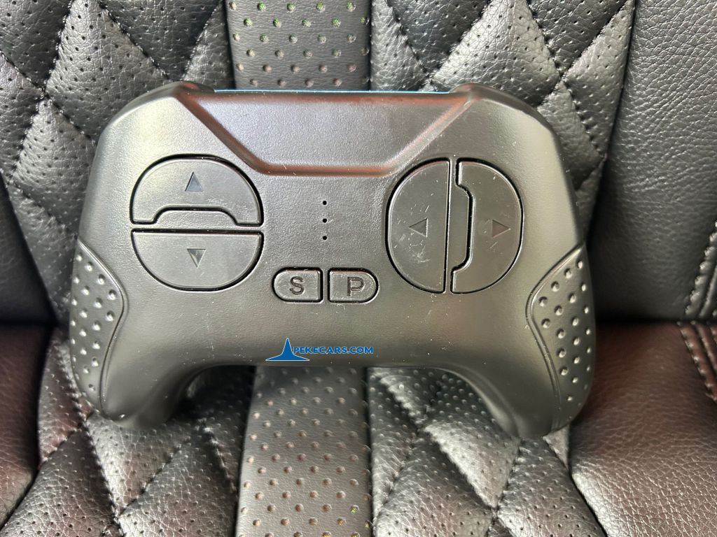 Retroexcavadora JCB 12V 2.4G Amarilla