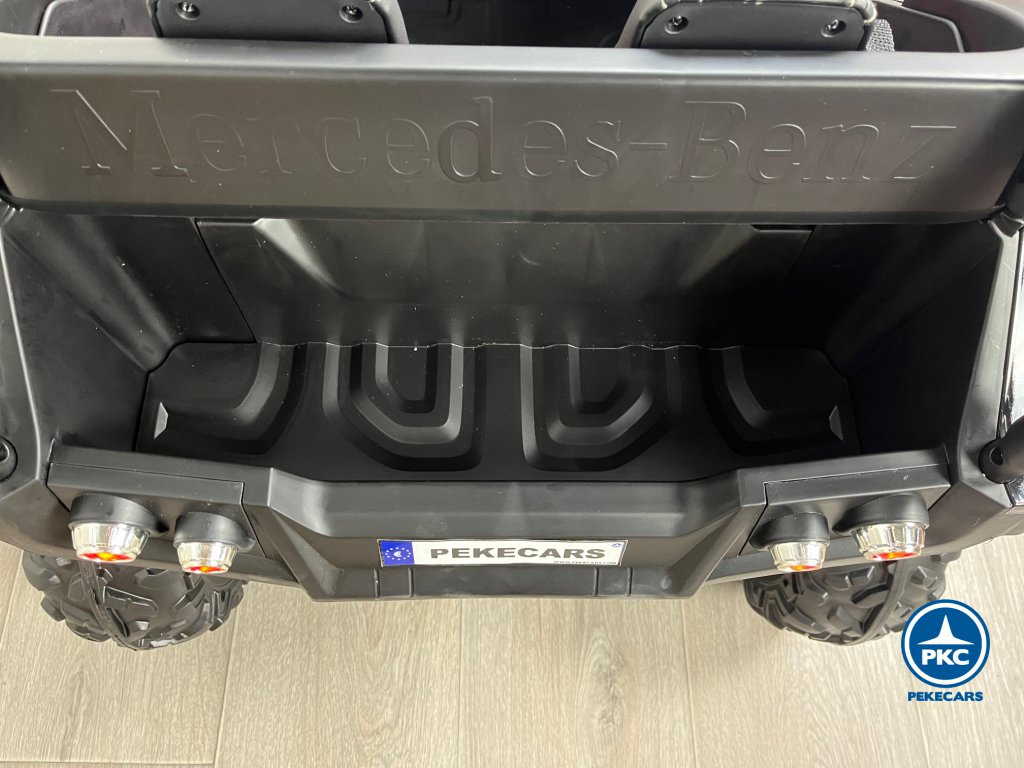 Todoterreno Mercedes Unimog 12v negro maletero