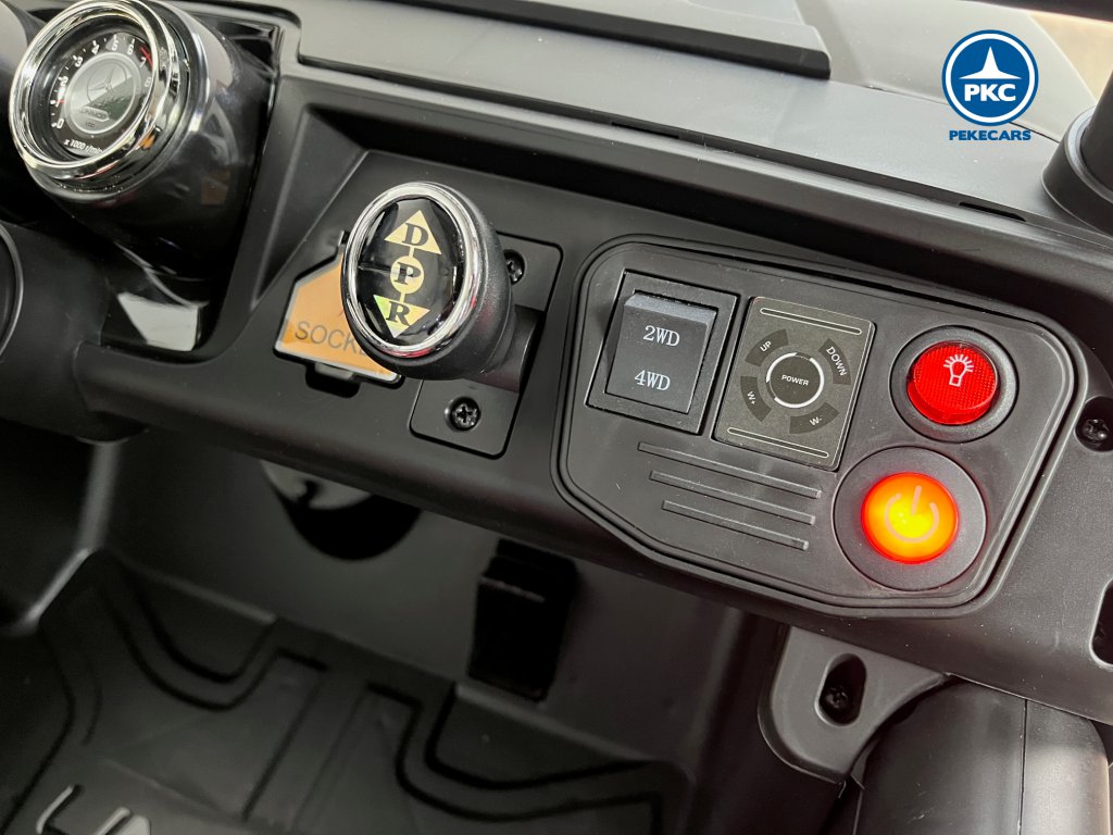 Todoterreno Mercedes Unimog 12v negro botones