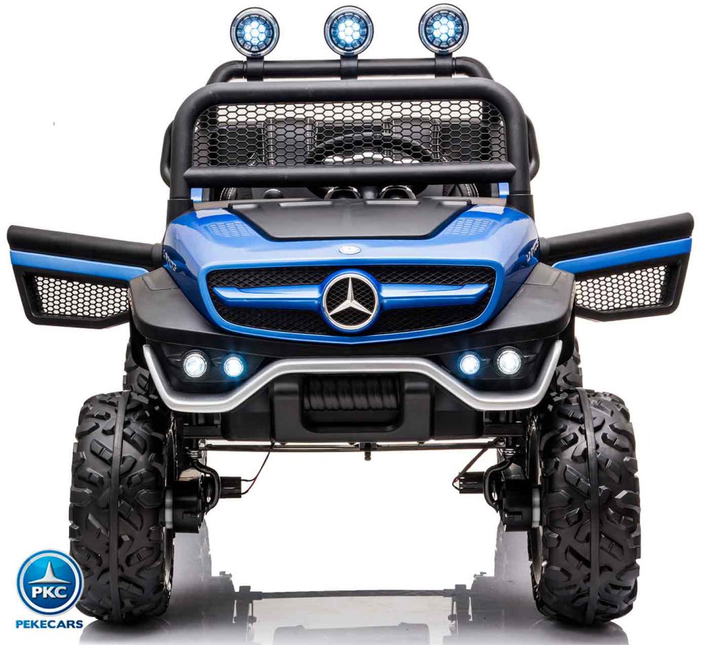 Mercedes Unimog JL19 vista de frente puertas abiertas