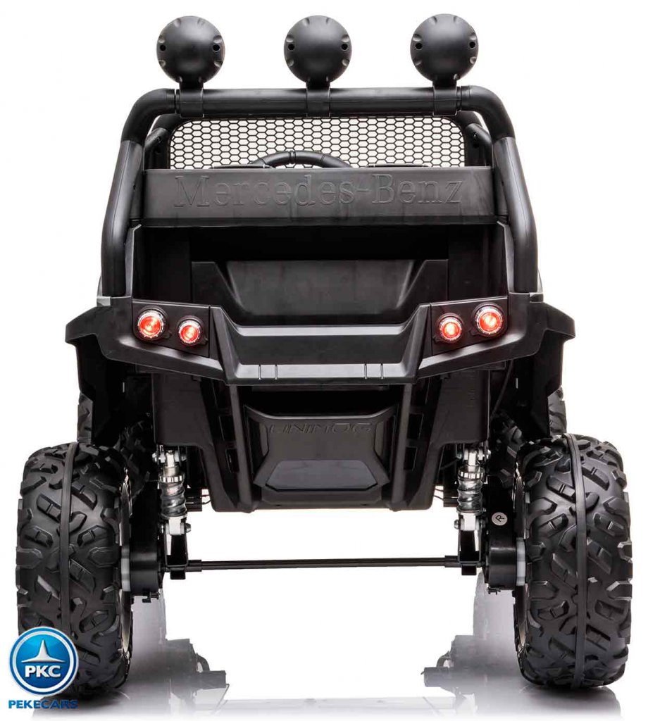 Mercedes Unimog JL199 camuflaje vista trasera