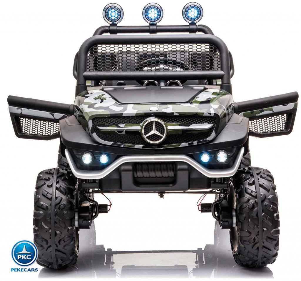 Mercedes Unimog JL199 camuflaje vista de frente puertas abiertas