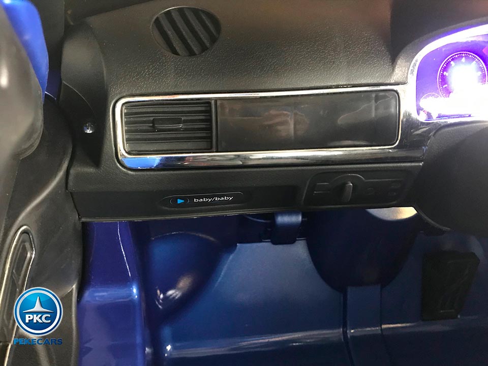 Coche electrico para niños Volkswagen Touareg MP4 Azul Metalizado vista panel