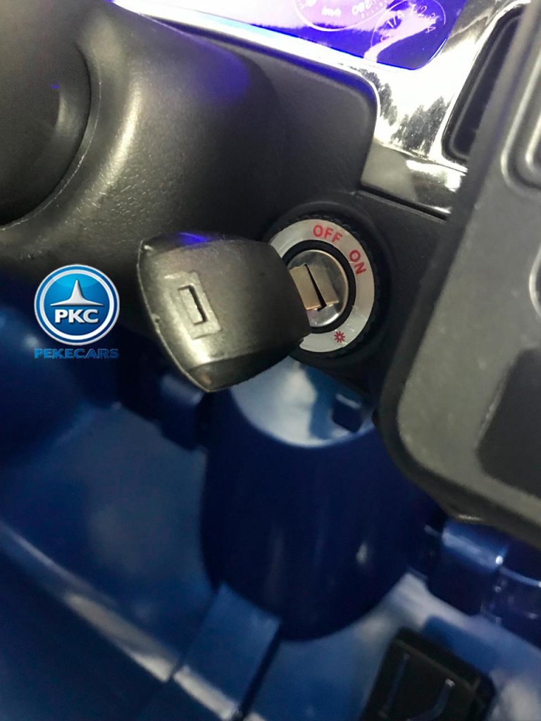 Coche electrico para niños Volkswagen Touareg MP4 Azul Metalizado vista salpicadero