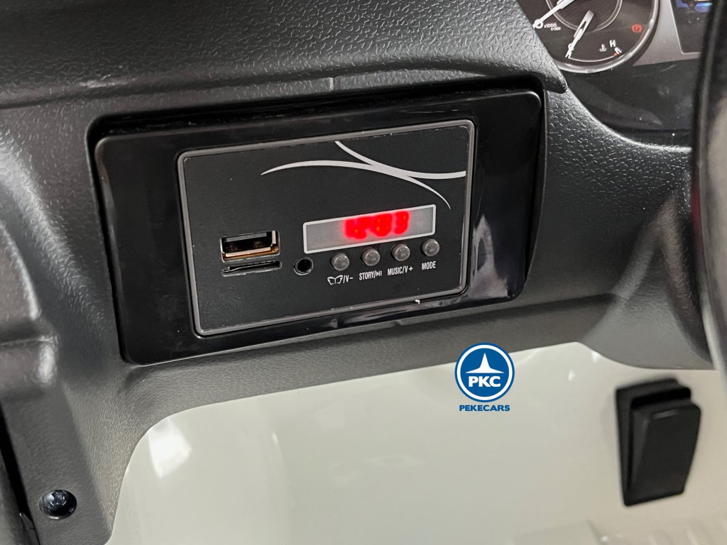 Toyota Hilux 12v 2,4Ghz blanco