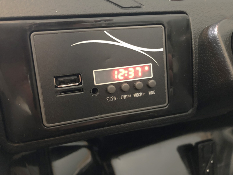 Toyota Hi-lux 12v 2,4Ghz blanco vista display