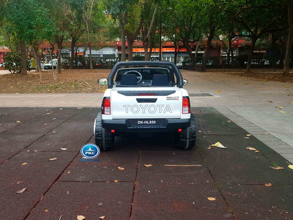 Toyota Hi-lux 12v 2,4Ghz blanco vista trasera